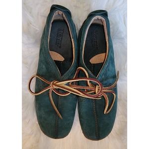 Born Sahara Nubuck Leather Shoe Lace Up Moccasin Women